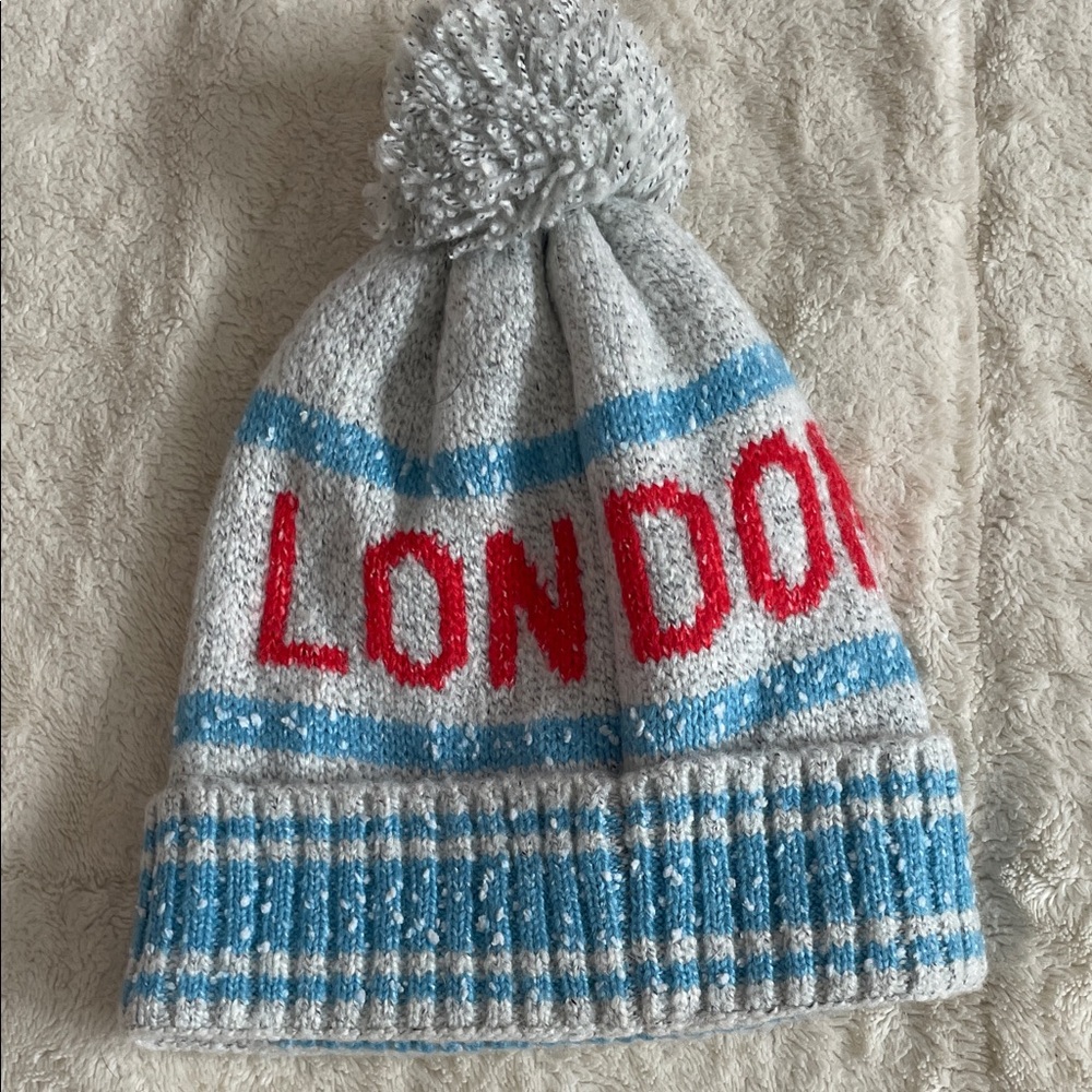 🩶❤️🩵URBAN OUTFITTERS BEANIE